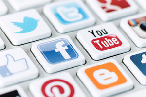 social media marketing manufacturing
